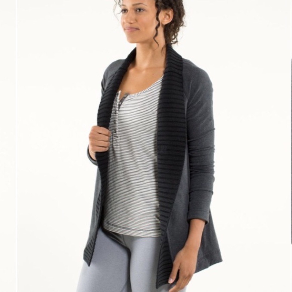 Lululemon Bliss Break Wrap Cardigan Gray/Black 8